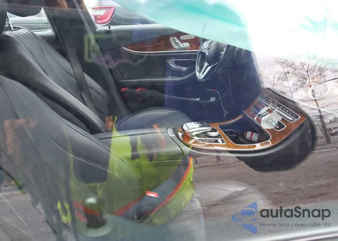 2019 Mercedes-Benz E 300 4Matic из США, поврежденный, VIN WDDZF4KB0KA545145